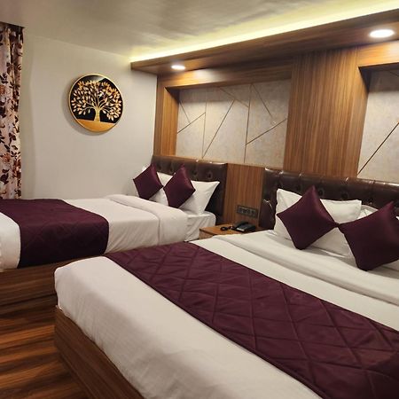 Luxury Stay At Hotel Broadway Boutique Mall Road Chowrasta Near Mahakal Temple Darjeeling  Extérieur photo
