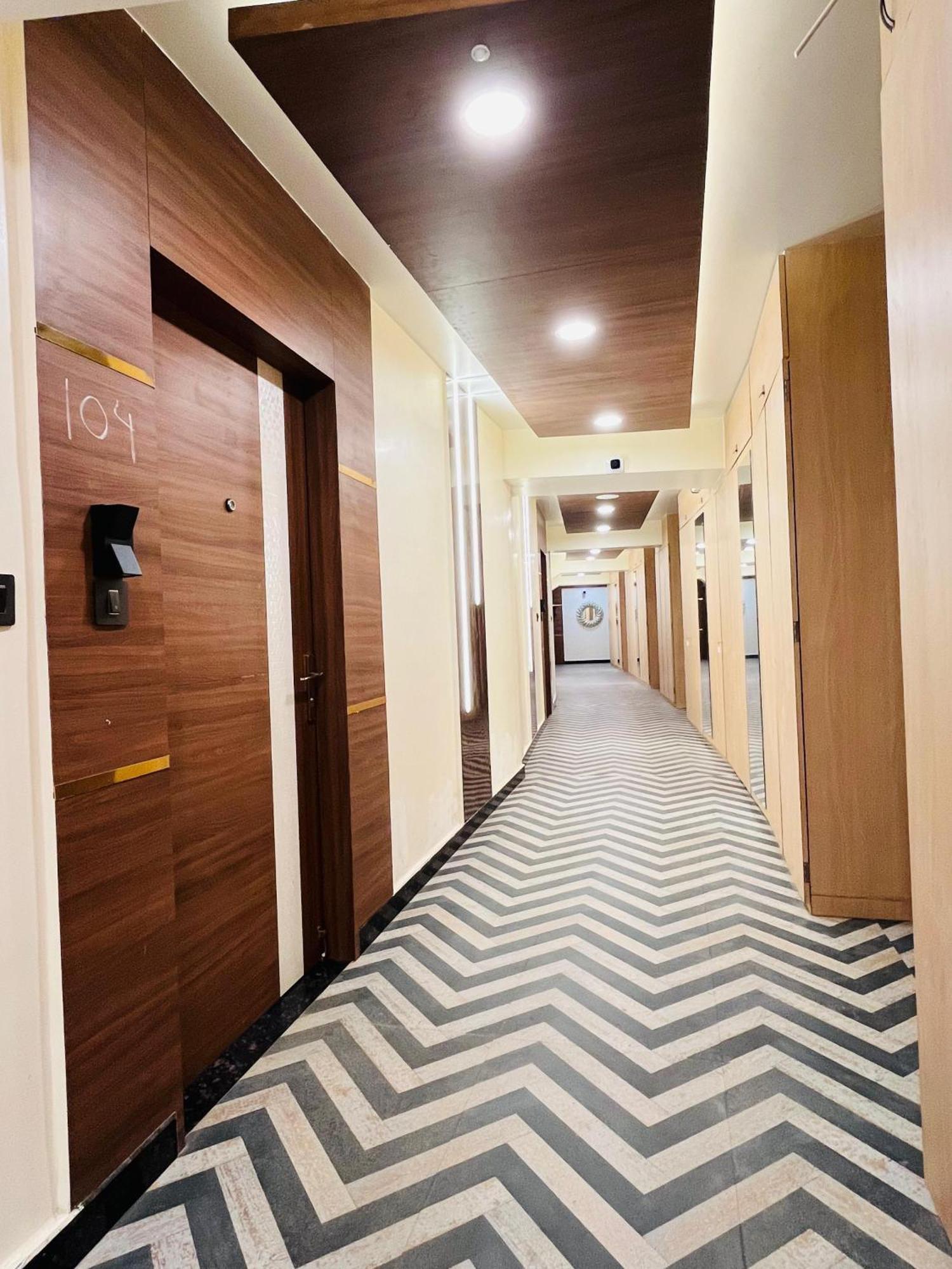 Luxury Stay At Hotel Broadway Boutique Mall Road Chowrasta Near Mahakal Temple Darjeeling  Extérieur photo