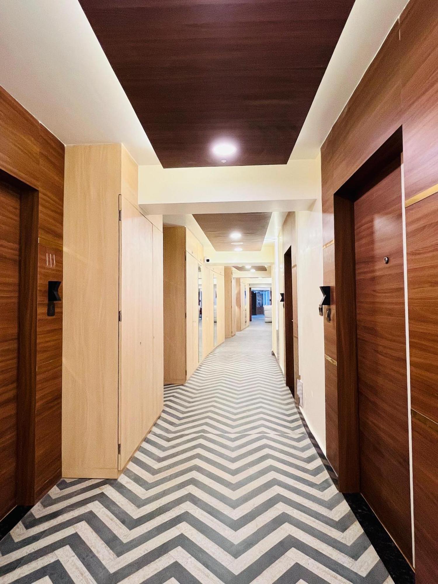 Luxury Stay At Hotel Broadway Boutique Mall Road Chowrasta Near Mahakal Temple Darjeeling  Extérieur photo