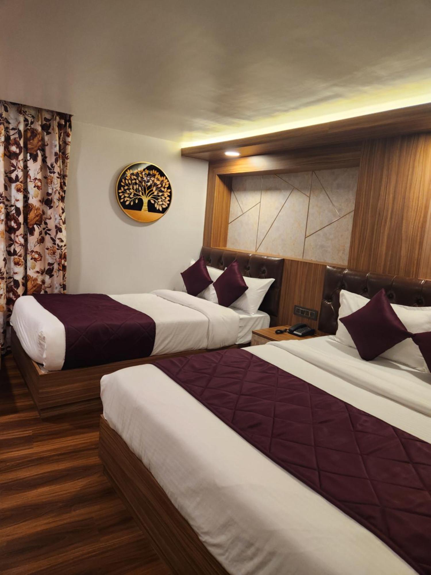 Luxury Stay At Hotel Broadway Boutique Mall Road Chowrasta Near Mahakal Temple Darjeeling  Extérieur photo