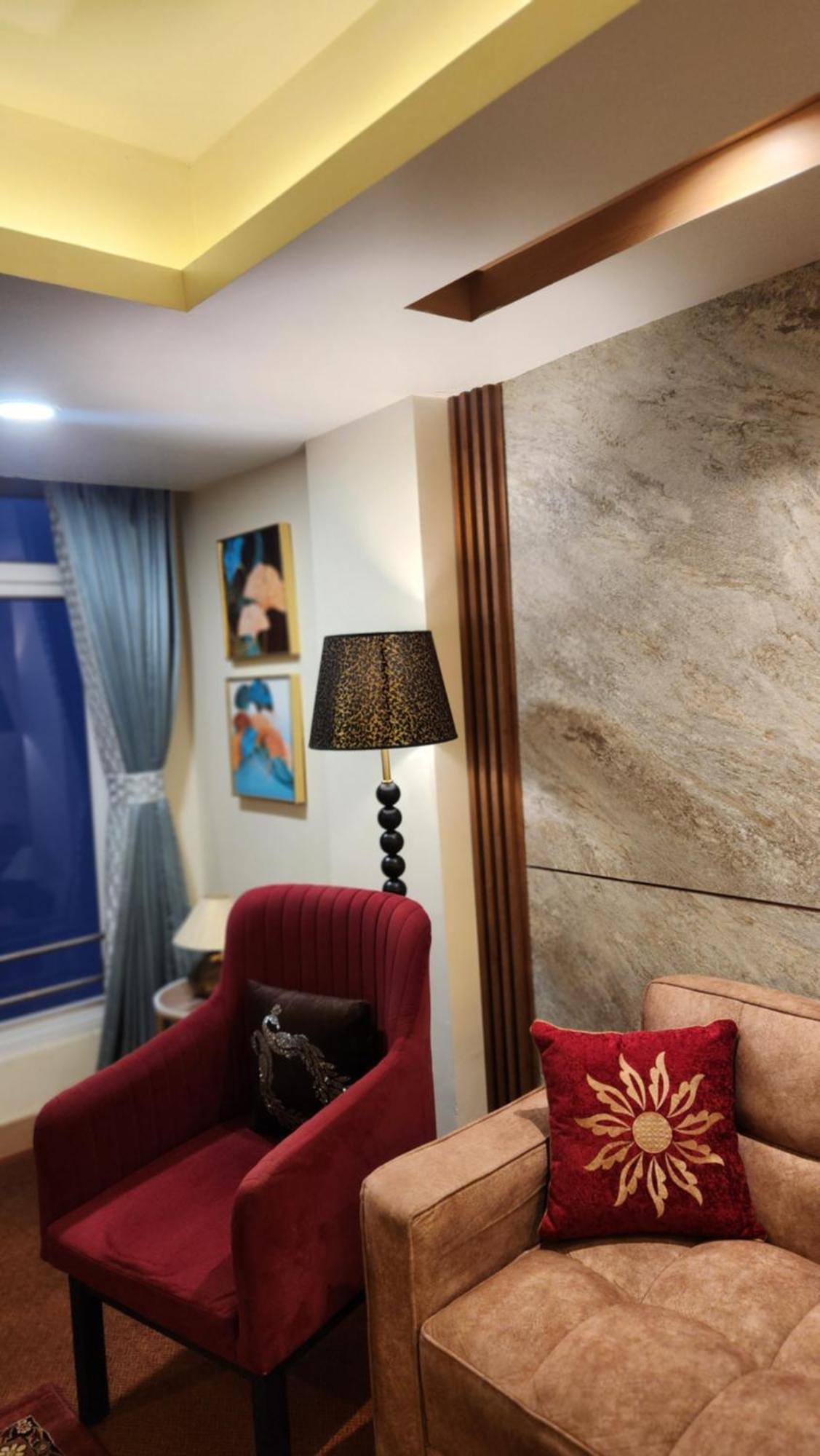 Luxury Stay At Hotel Broadway Boutique Mall Road Chowrasta Near Mahakal Temple Darjeeling  Extérieur photo