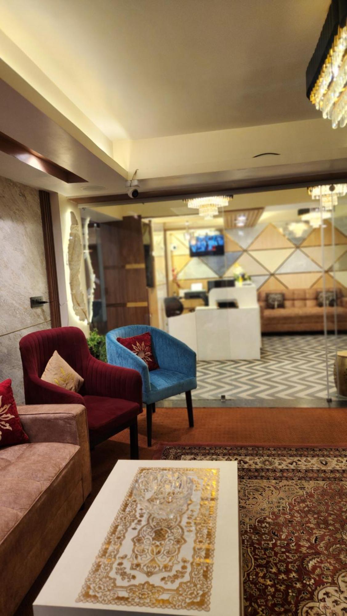 Luxury Stay At Hotel Broadway Boutique Mall Road Chowrasta Near Mahakal Temple Darjeeling  Extérieur photo